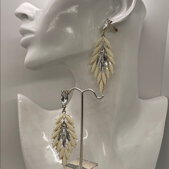 Jewelry - Cream and Silver Feather Earrings with Intricate Design AND Lightweight ❤️